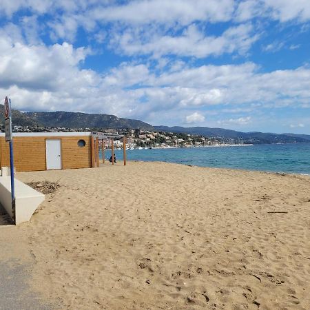 Appartement Paisible Avec Vue Panoramique Mer Et Acces Direct Plage Борм-ле-Мимоза Екстериор снимка