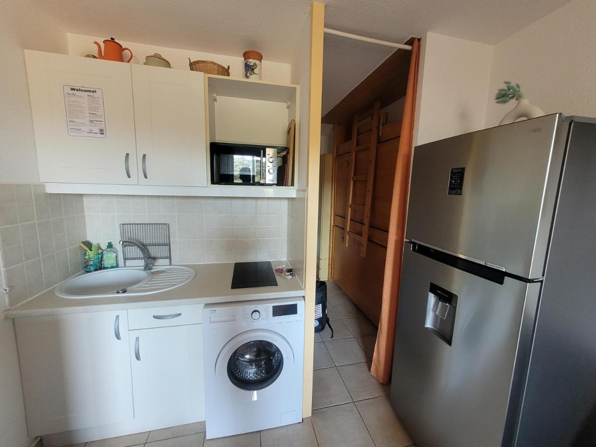 Appartement Paisible Avec Vue Panoramique Mer Et Acces Direct Plage Борм-ле-Мимоза Екстериор снимка